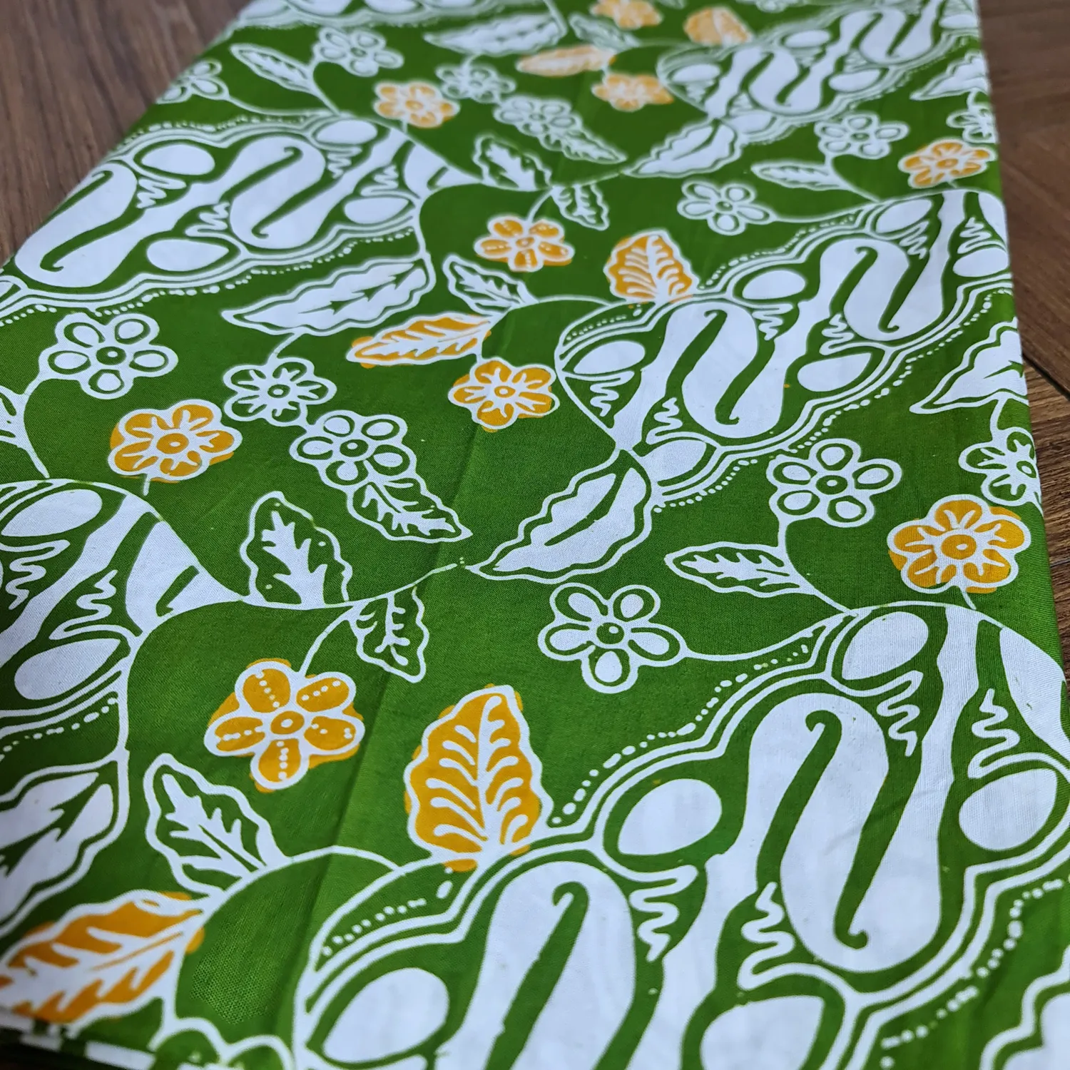 Kain Batik Colet Lung-Lungan Bunga Hijau